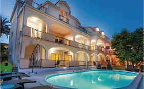Amazing Apartment In Kastel Stafilic With Jacuzzi
